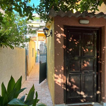 Cosy Guesthouse-Souterrain With Garden In City Center Corinth Exterior foto