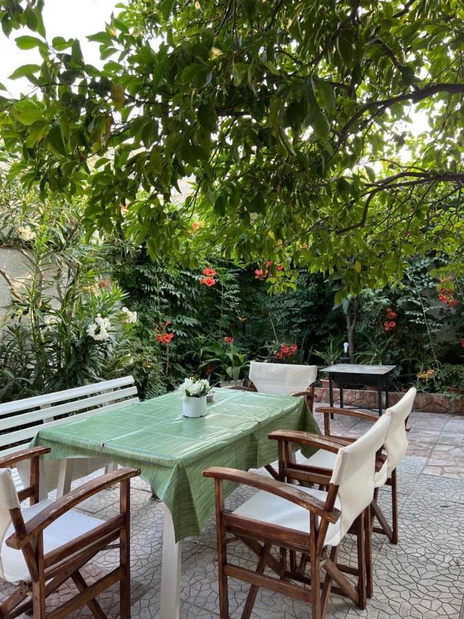 Cosy Guesthouse-Souterrain With Garden In City Center Corinth Exterior foto
