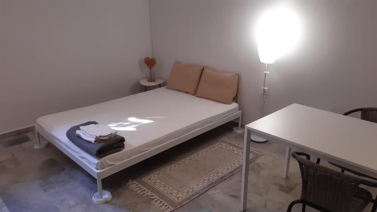 Cosy Guesthouse-Souterrain With Garden In City Center Corinth Exterior foto
