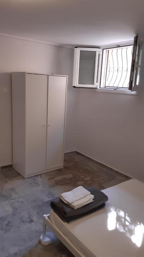 Cosy Guesthouse-Souterrain With Garden In City Center Corinth Exterior foto